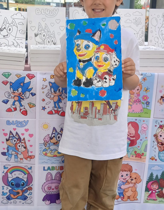 PawPa Çocuk Ressam Seti - 20 x 30 cm Önçizimli Tuval, 2 Adet Fırça, Palet, Boyalar ve Şövale PawPa Çocuk Ressam Seti - 20 x 30 cm Önçizimli Tuval, 2 Adet Fırça, Palet, Boyalar ve Şövale