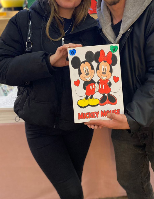 Mickey Çocuk Ressam Seti - 20 x 30 cm Önçizimli Tuval, 2 Adet Fırça, Palet, Boyalar ve Şövale Mickey Çocuk Ressam Seti - 20 x 30 cm Önçizimli Tuval, 2 Adet Fırça, Palet, Boyalar ve Şövale