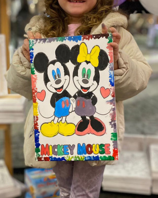 Mickey Çocuk Ressam Seti - 20 x 30 cm Önçizimli Tuval, 2 Adet Fırça, Palet, Boyalar ve Şövale