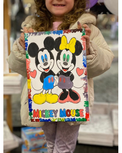 Mickey Çocuk Ressam Seti - 20 x 30 cm Önçizimli Tuval, 2 Adet Fırça, Palet, Boyalar ve Şövale Mickey Çocuk Ressam Seti - 20 x 30 cm Önçizimli Tuval, 2 Adet Fırça, Palet, Boyalar ve Şövale