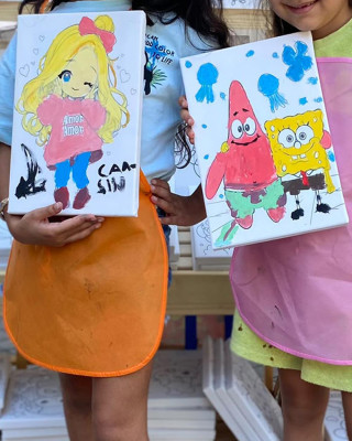 Anime Amor Ressam Seti - 20x30 cm Önçizimli Tuval, 2 Adet Fırça, Palet, Boyalar ve Şövale