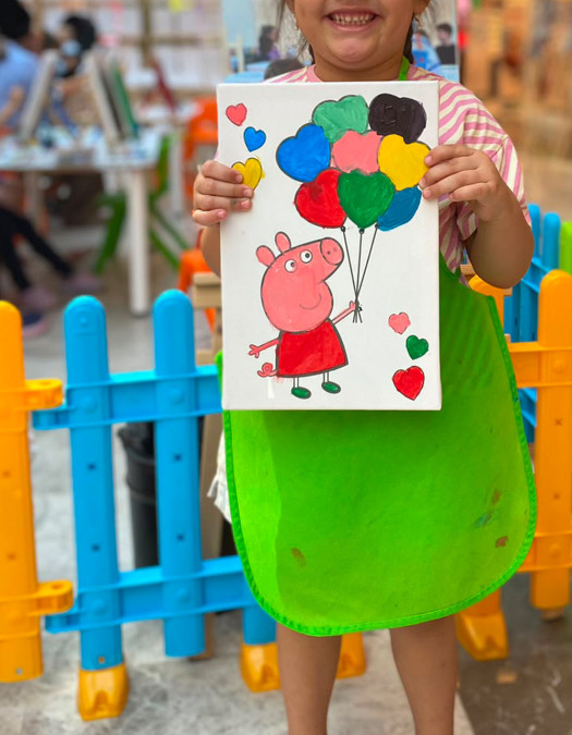 Pep Pap Pig Ressam Seti - 20 x 30 cm Önçizimli Tuval, 2 Adet Fırça, Palet, Boyalar ve Şövale Pep Pap Pig Ressam Seti - 20 x 30 cm Önçizimli Tuval, 2 Adet Fırça, Palet, Boyalar ve Şövale