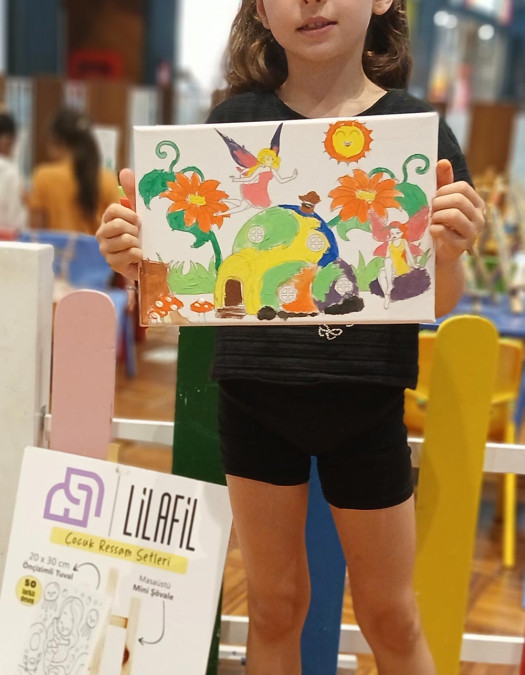 Peri Evi Çocuk Ressam Seti - 20 x 30 cm Tuval, 2 Adet Fırça, Palet, Boyalar ve Şövale