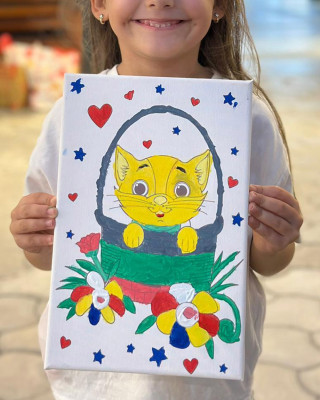 Sepetteki Kedi Çocuk Ressam Seti - 20 x 30 cm Tuval, 2 Adet Fırça, Palet, Boyalar ve Şövale