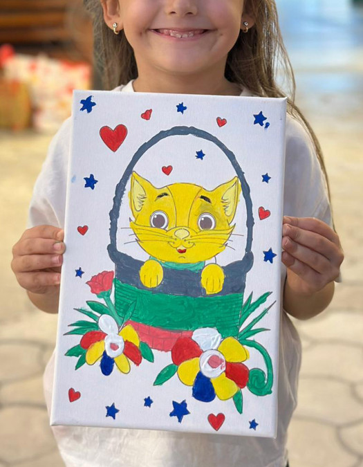 Sepetteki Kedi Çocuk Ressam Seti - 20 x 30 cm Tuval, 2 Adet Fırça, Palet, Boyalar ve Şövale