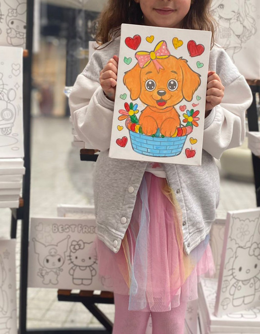 Sepetteki Köpek Ressam Seti - 20 x 30 cm Önçizimli Tuval, 2 Adet Fırça, Palet, Boyalar ve Şövale Sepetteki Köpek Ressam Seti - 20 x 30 cm Önçizimli Tuval, 2 Adet Fırça, Palet, Boyalar ve Şövale