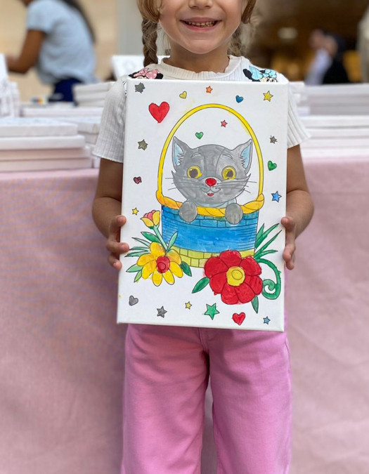 Sepetteki Kedi Çocuk Ressam Seti - 20 x 30 cm Tuval, 2 Adet Fırça, Palet, Boyalar ve Şövale