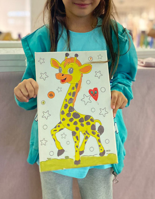 YAVRU ZÜRAFA Minik Ressam Seti - 20 x 30 cm Önçizimli Tuval, 2 Adet Fırça, Palet ve Boya YAVRU ZÜRAFA Minik Ressam Seti - 20 x 30 cm Önçizimli Tuval, 2 Adet Fırça, Palet ve Boya